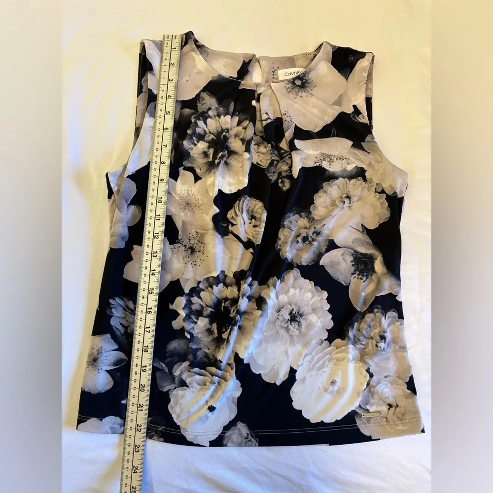 Calvin Klein Black & White Floral Sleeveless Career Blouse Small - Picture 5 of 7